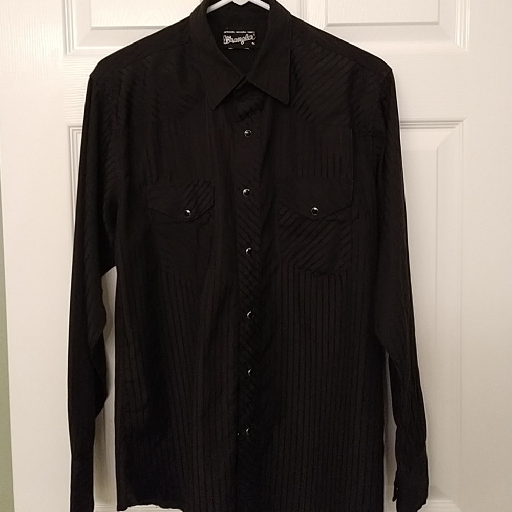 Wrangler black long sleeve pearl snap shirt